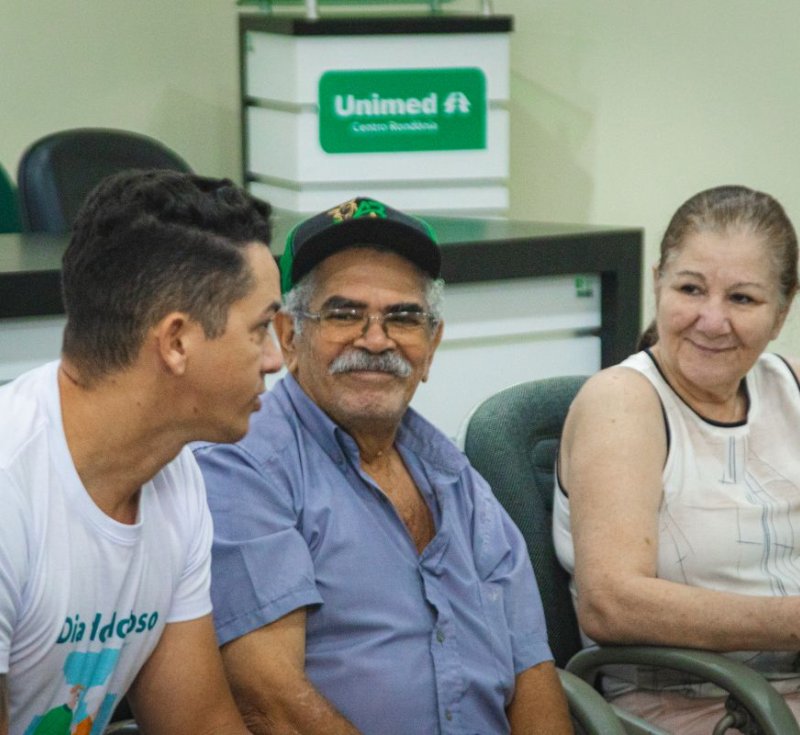 Unimed Centro Rondônia promove roda de conversa sobre saúde do idoso com foco em movimento, bem-estar e treino de força