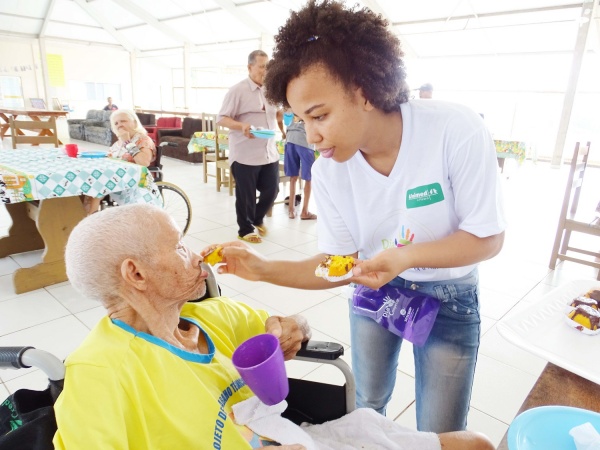 Dia de Cooperar beneficia Lar do Idoso