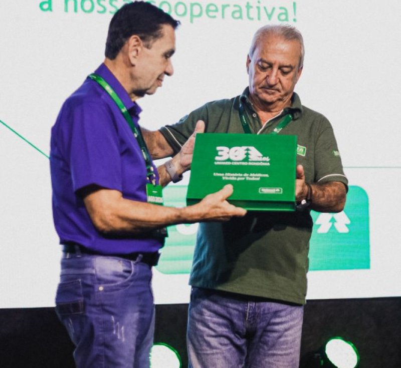 Livro dos 30 anos da Unimed Centro Rondônia é lançado após a AGO 2026 em Ji-Paraná