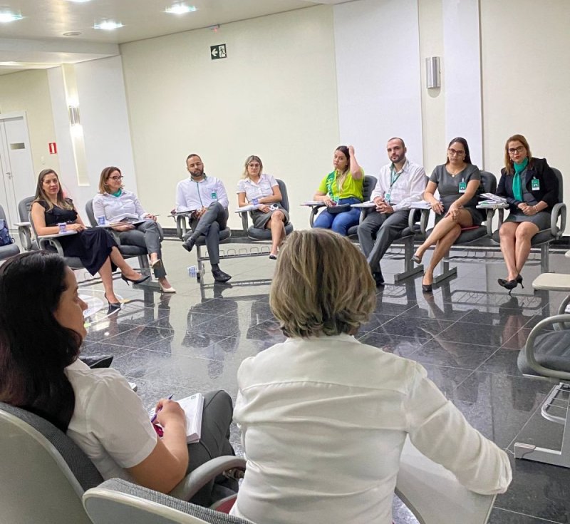 Diretora de Atenção à Saúde, Dra. Magna Sueli, realiza reunião de alinhamento com time de Gerentes e Coordenadores.